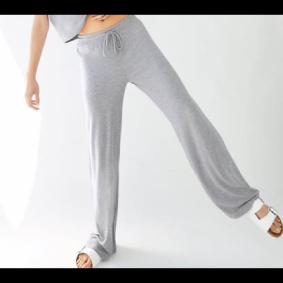 Aritzia - Wilfred Free,Free Lounge Sweatpant High-waisted, wide-leg sweatpants - Picture 1 of 3
